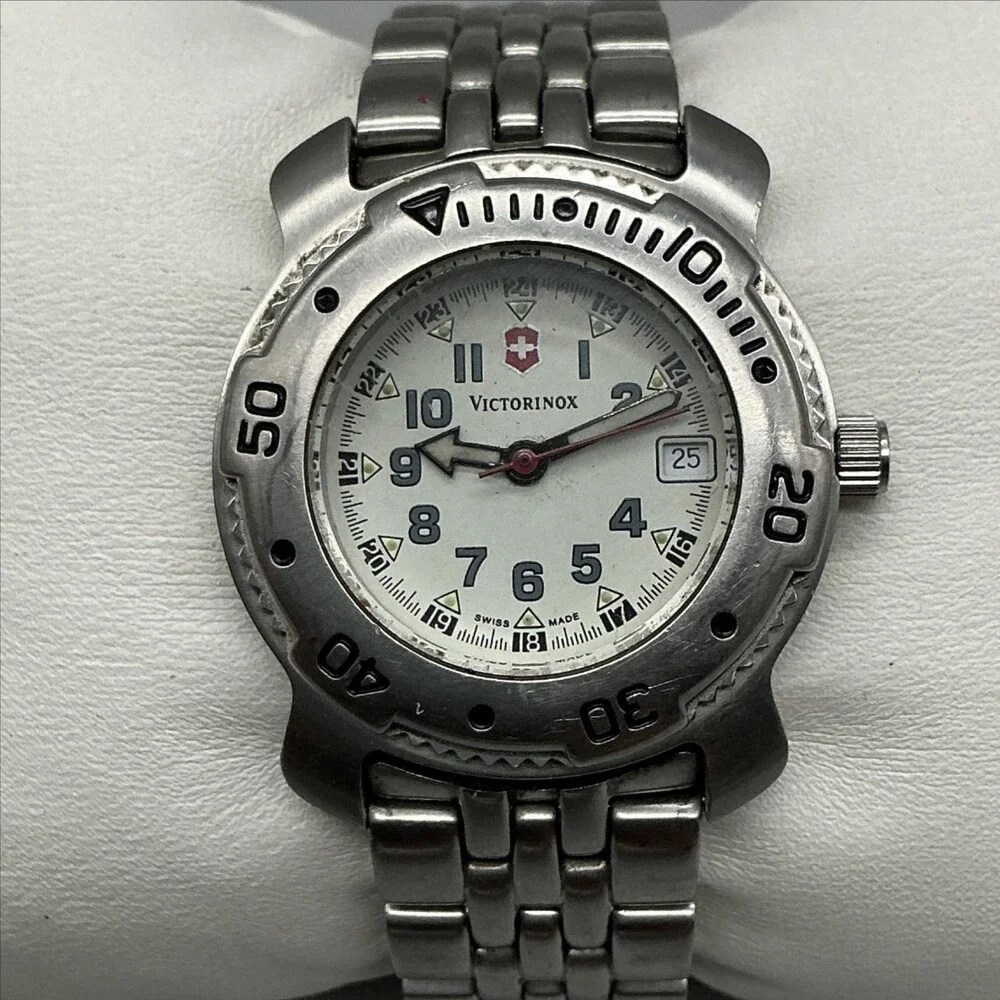 Victorinox Womens Watch 29mm Silver Tone White Dial 4587 Swiss New Battery 5.75